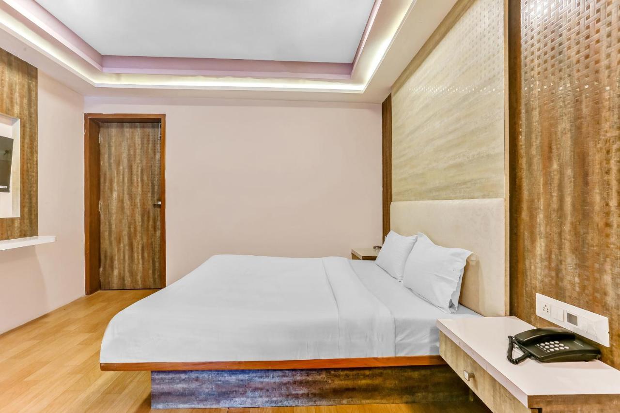 Oyo Flagship 83396 Hotel Vinyasa Residency Mumbai Exterior photo