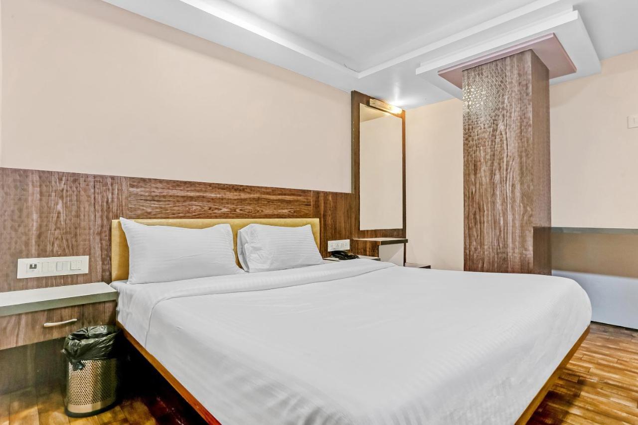 Oyo Flagship 83396 Hotel Vinyasa Residency Mumbai Exterior photo